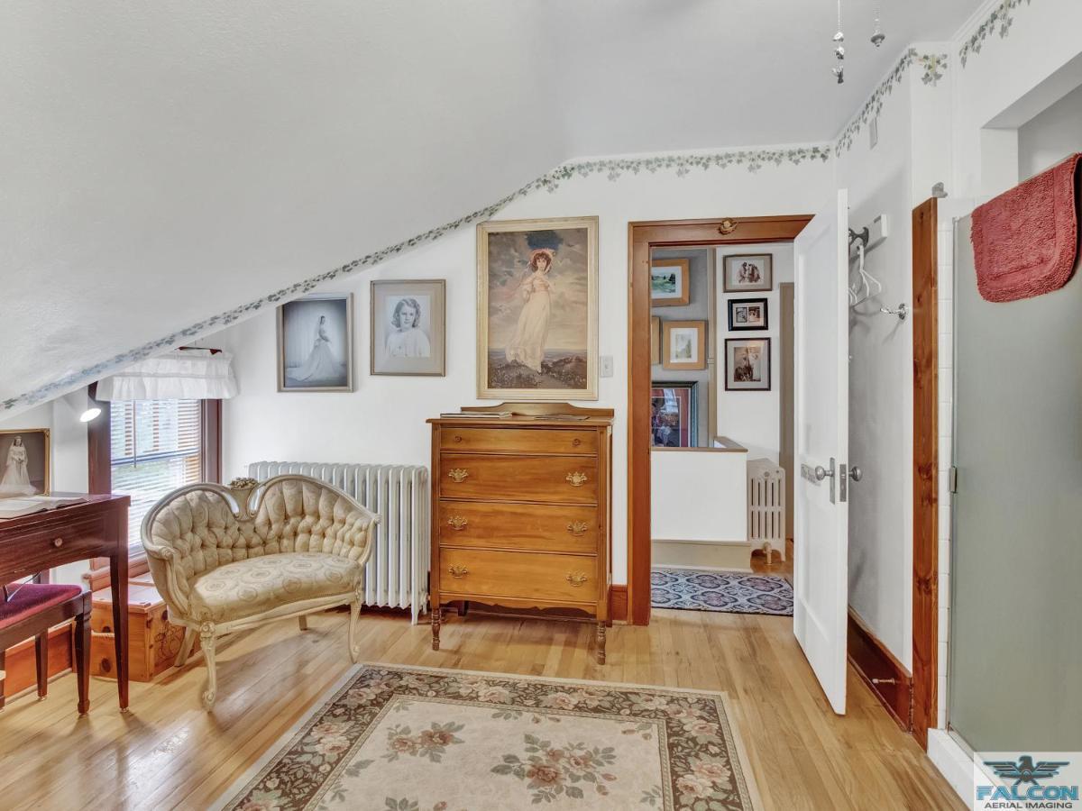 Robins Nest Bed&Breakfast Cody Exterior foto